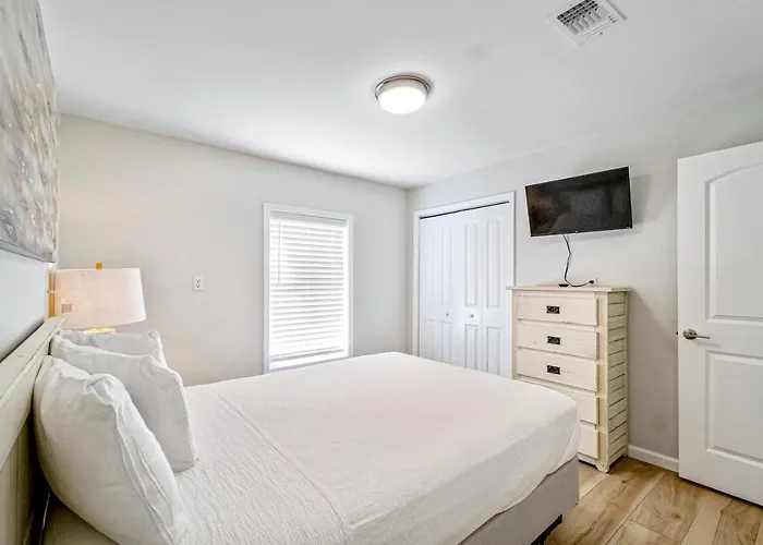 Lagoon Retreat * Pensacola